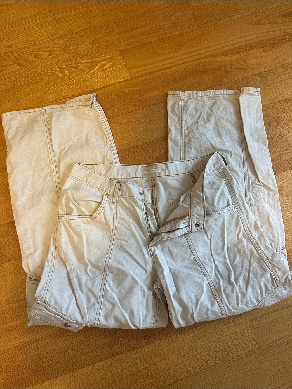 W31 Women’s super low cargo pants Levi’s
